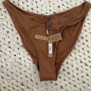 Skims brown bottoms
